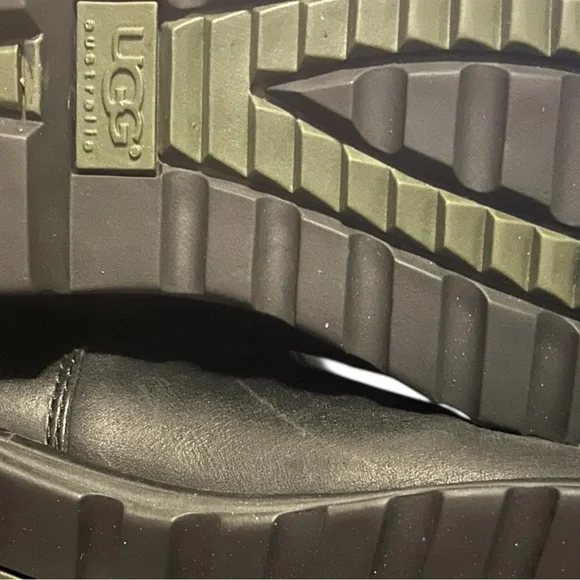 UGG Australia Black Leather Sheepskin Lined Boots - Winter - Size - Picture 2 of 7